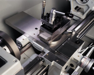 manual lathes feature 19